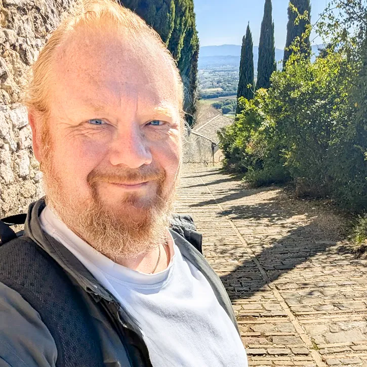 Per Mygind på gåtur i Assisi 2025